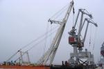 SMIL Installation des 2 grues sur une barge